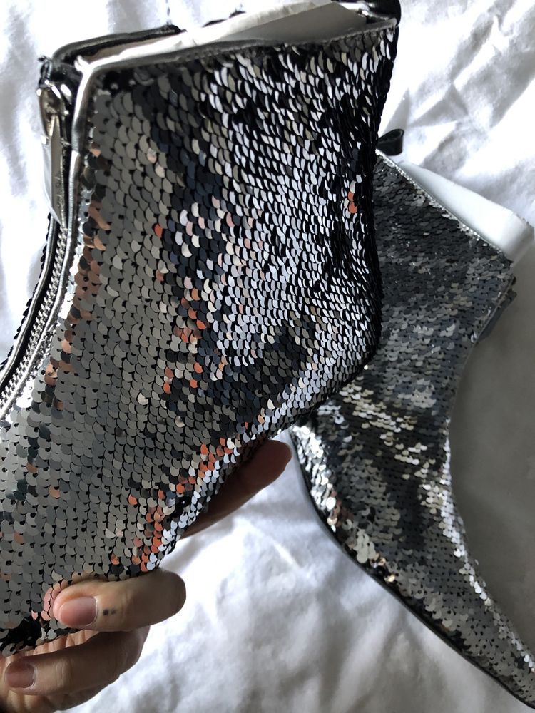 Botki cekiny srebrne zara 36