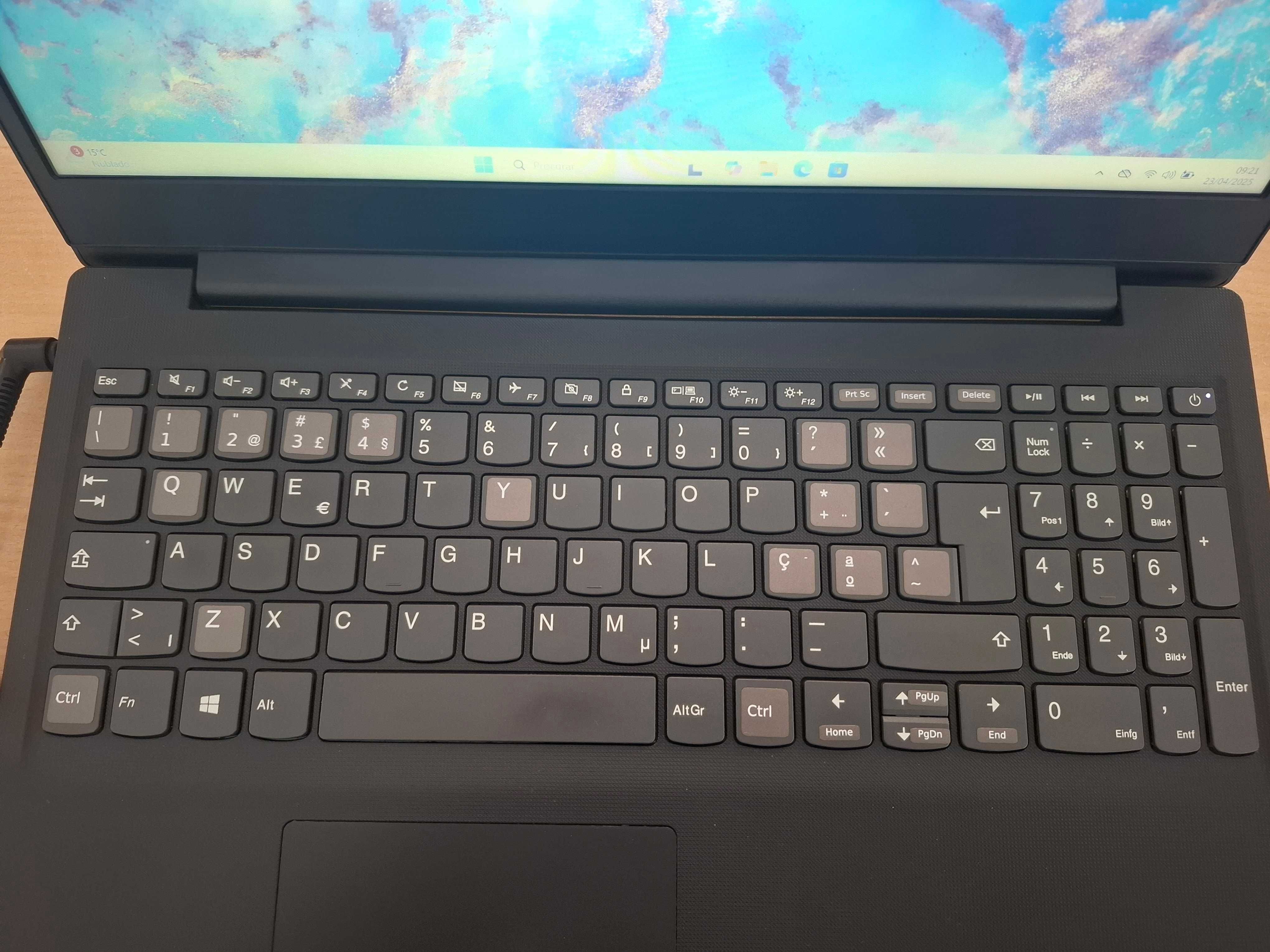 Lenovo Ideapad S145-15IWL i3-8145U 8GB 250GB SSD Windows 11 Home 140€