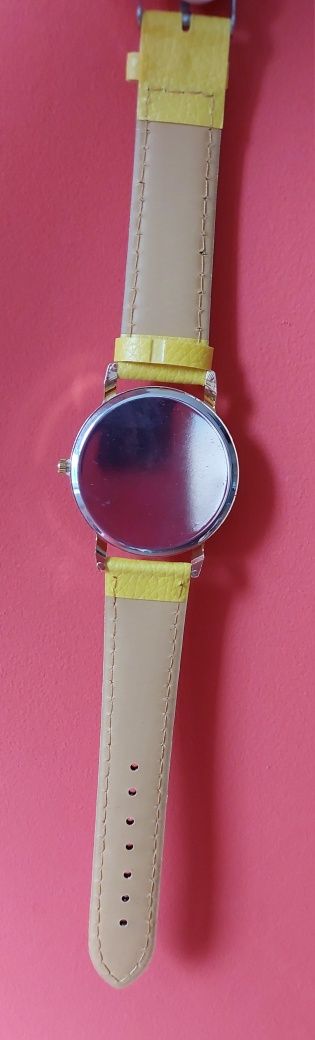 Zegarek kwarcowy damski z żółtym paskiem i motywem słonecznika