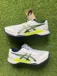 Волейбольні кросівки asics