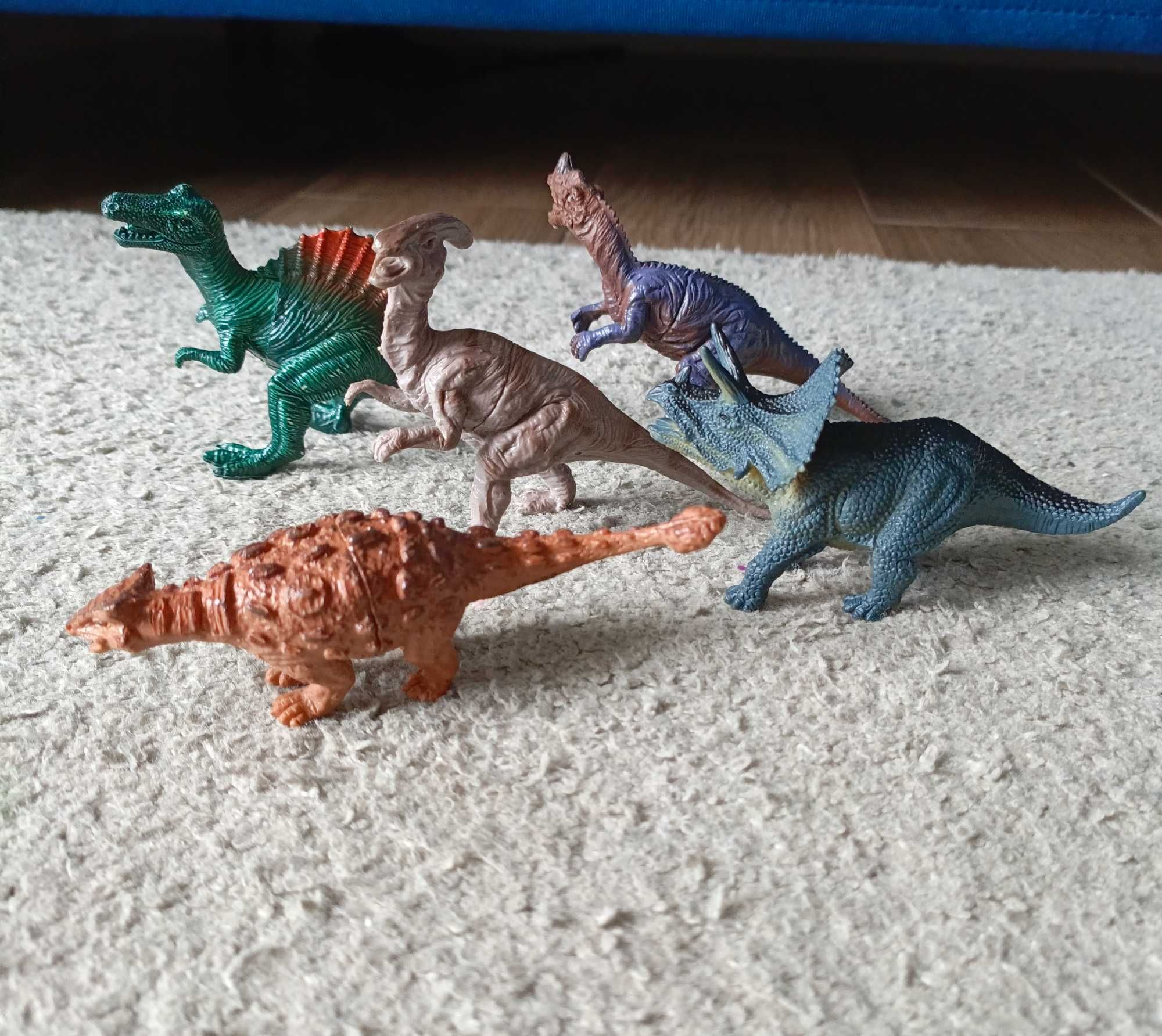 Figurki dinozaury stan bardzo dobry