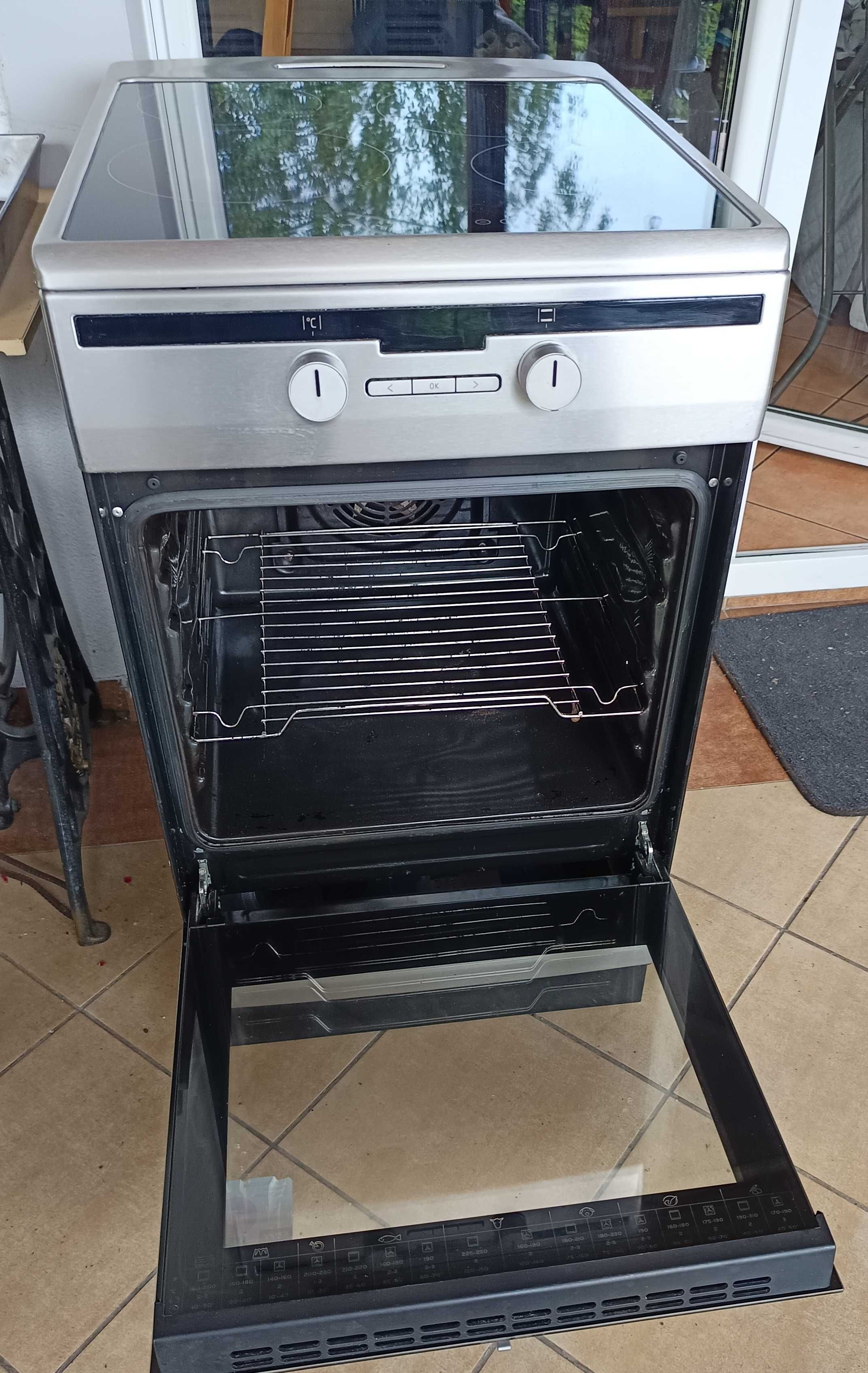 Kuchenka elektryczna z płytą indukcyjną Amica 58IES2.322HTab
