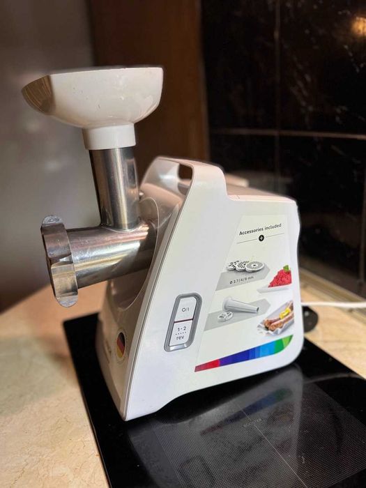 М’ясорубка Bosch CompactPower MFW3X10W - як НОВА