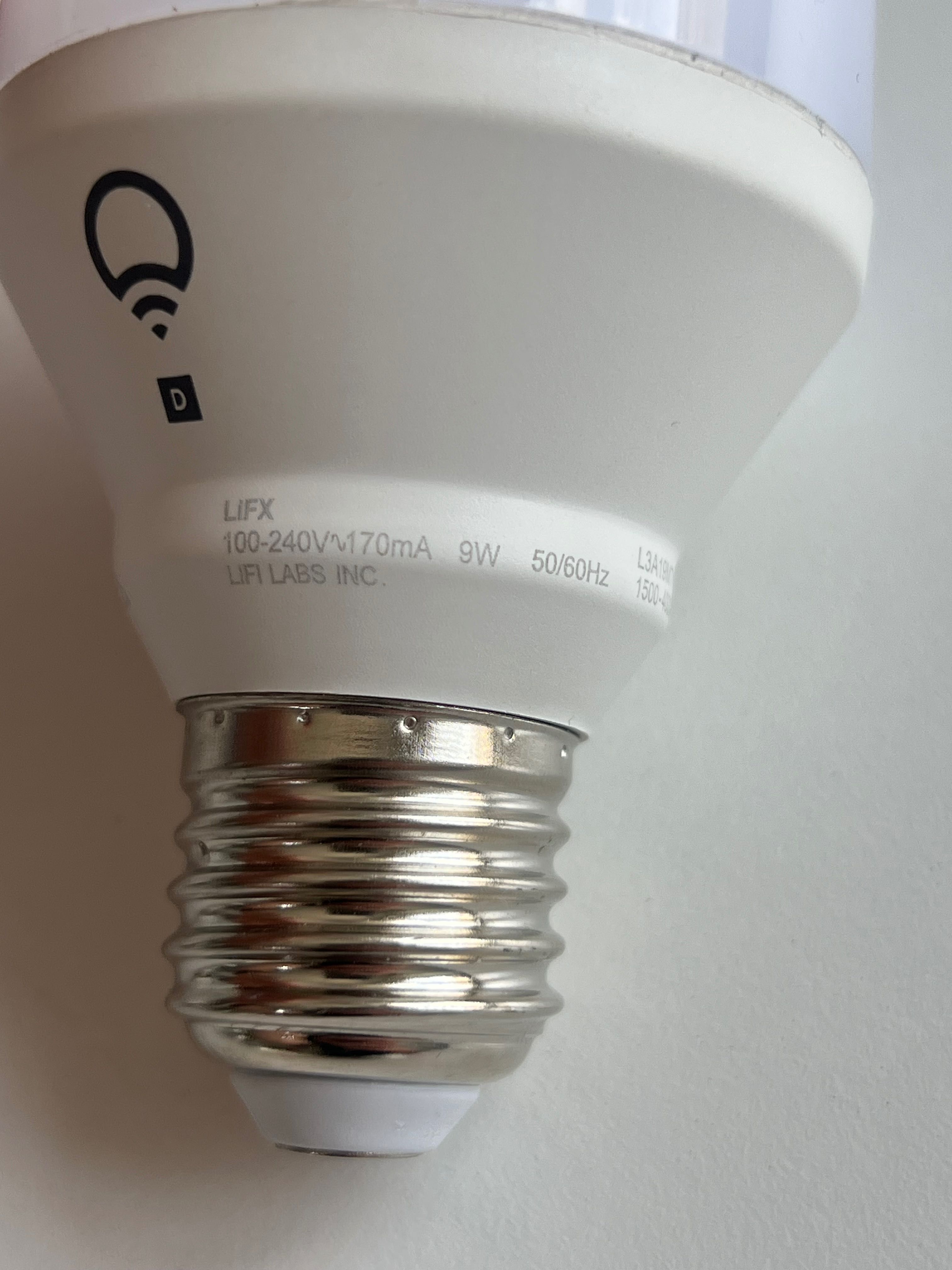 LIFX Color A19 + Candle E12 – żarówki smart, Wi-Fi, sprawne