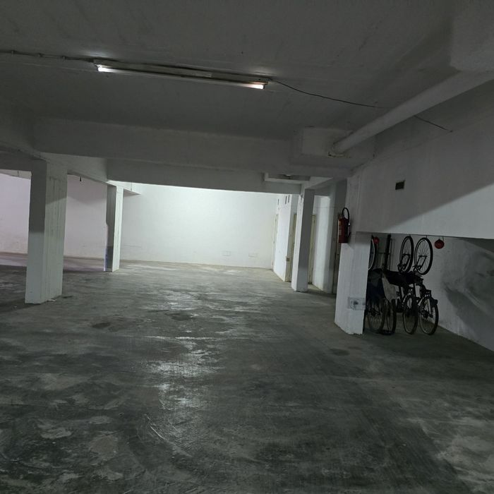 Garagem comum espaço para 1/2 motos