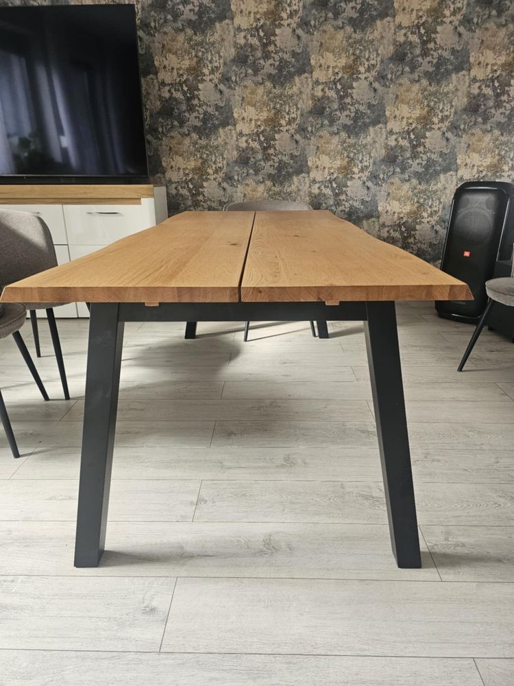 Stol nierozkladany