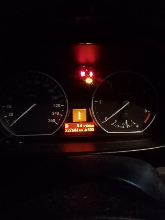 BMW 120d com batida de motor