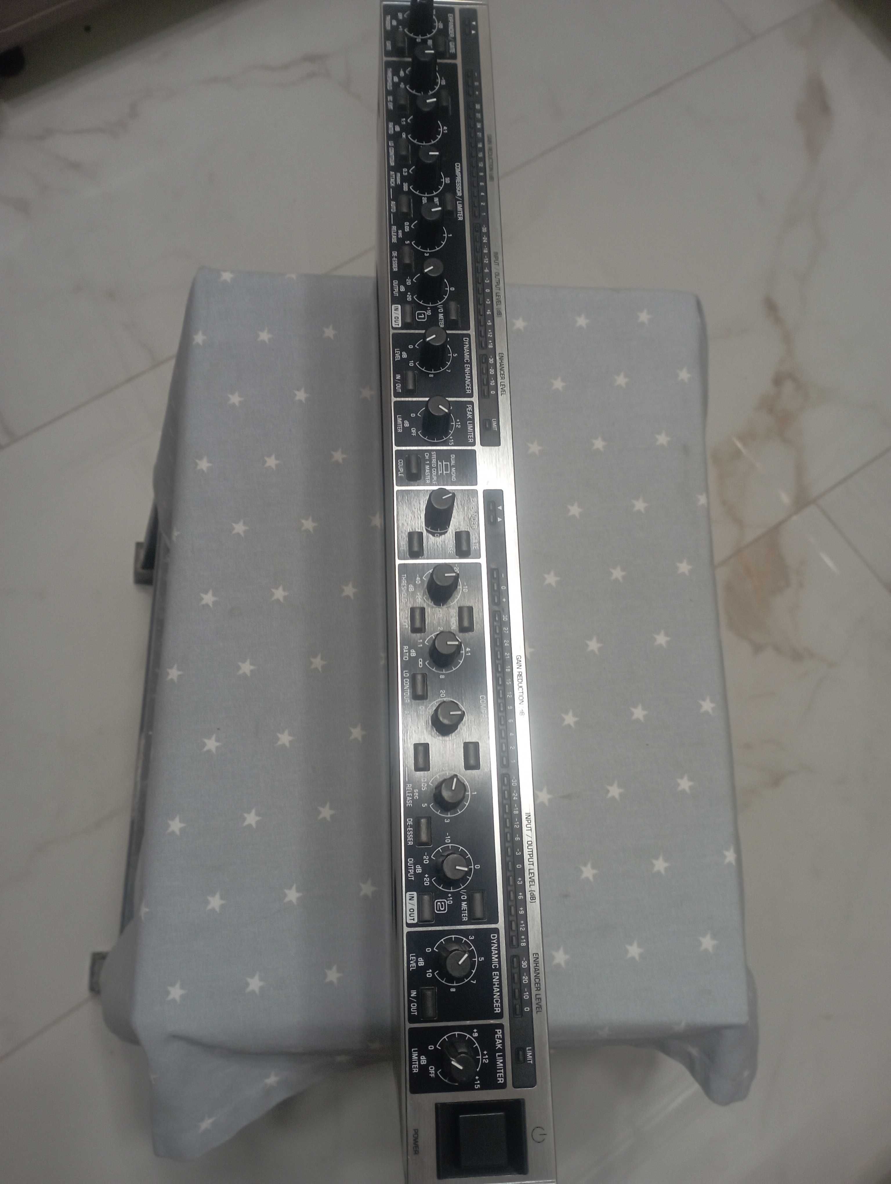 Компрессор-Лимитер Behringer AUTOCOM PRO-XL MDX1600