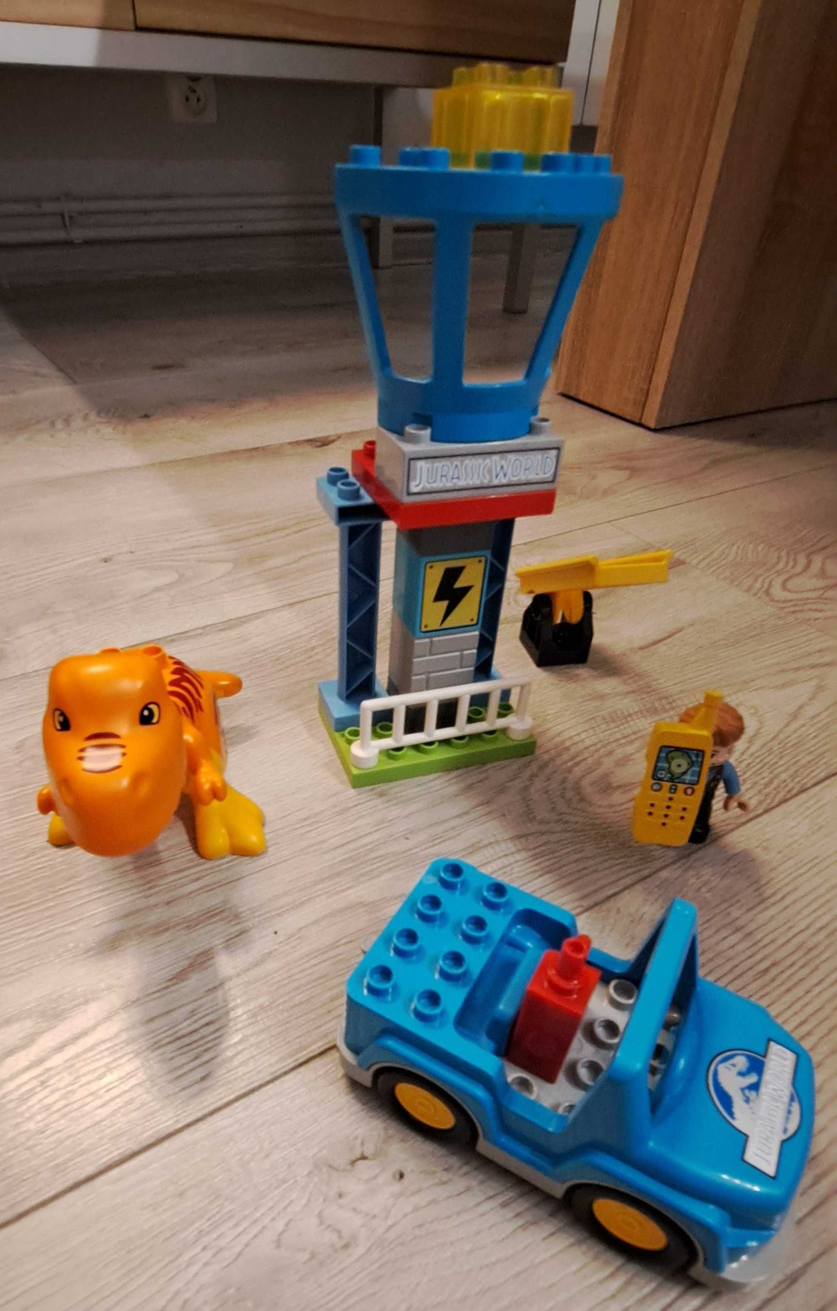 Klocki Duplo Wieża tyranozaura. 10880