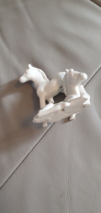 Figurka porcelanowa Ćmielów konie