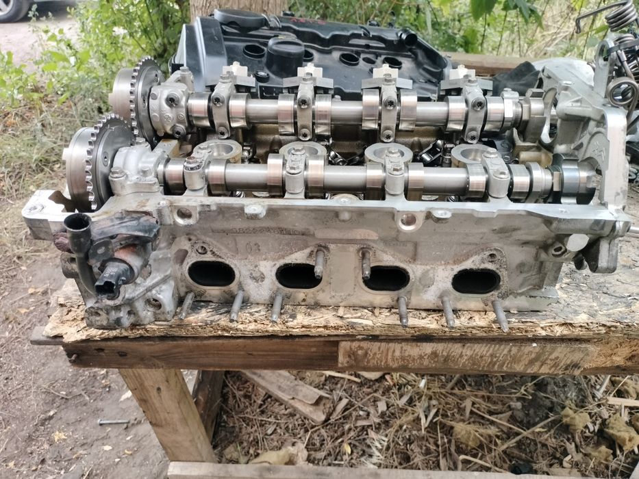 ГБЦ головка блоку 1.6 16V Peugeot 3008 Citroen DS Opel  9822246110