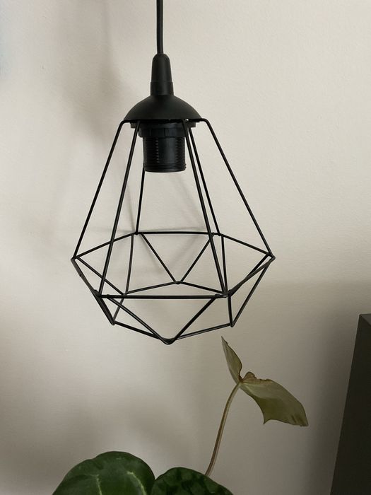 Lampa metalowa druciana czarna