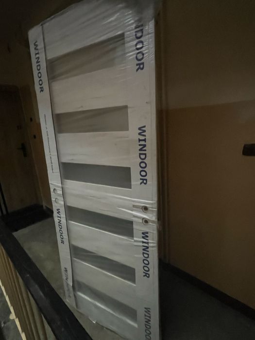 Oddam drzwi prawe 80 uszkodzone
