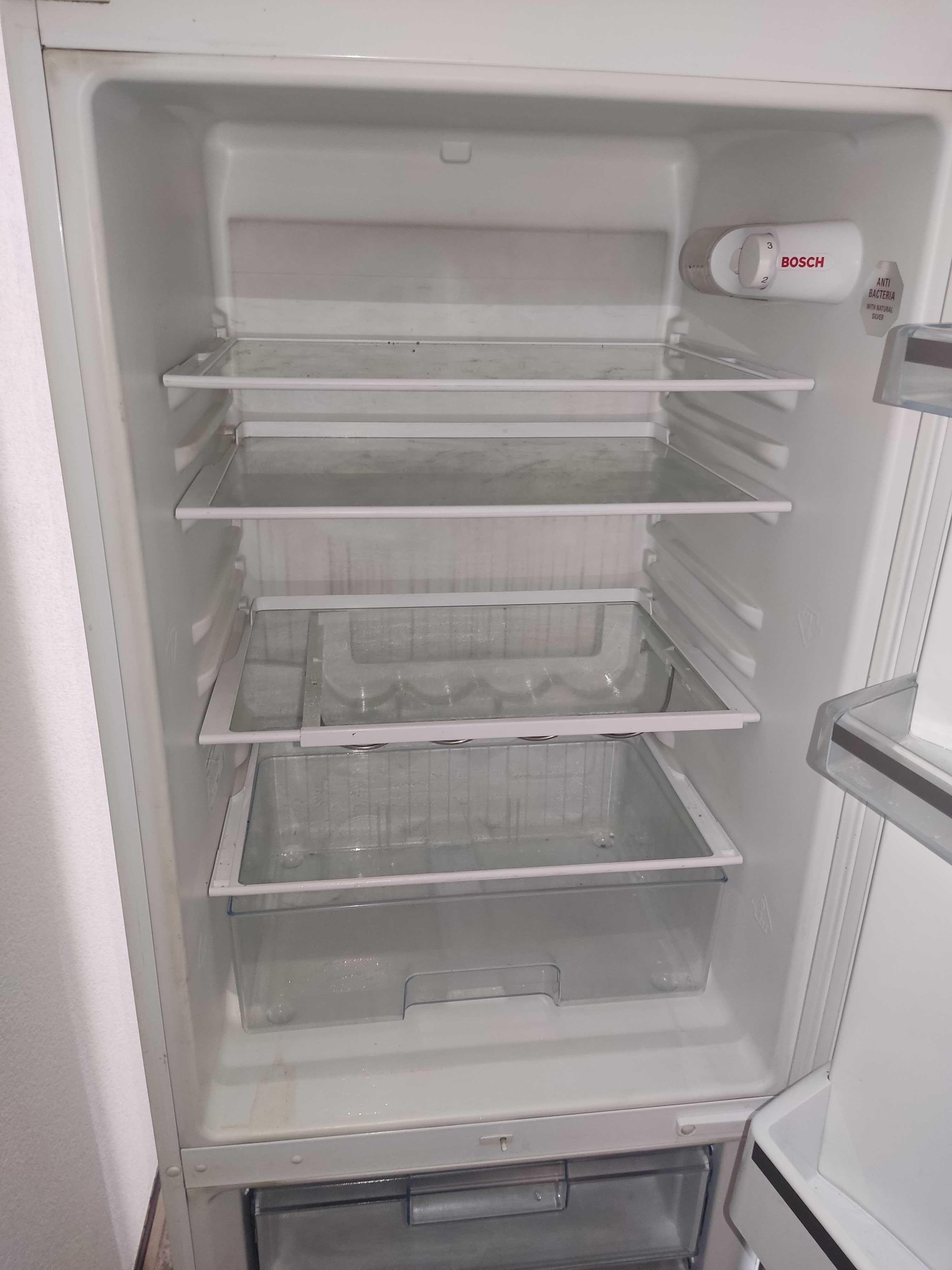 Lodówka Bosch chłodziarko zamrażarka KGV 33V10 170cm 193L Biała