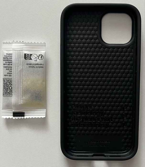 RhinoShield SolidSuit iPhone 15 etui czarne MagSafe 3,5m ochrony