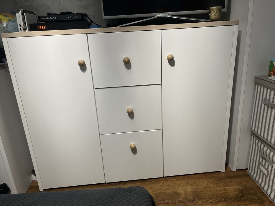 Zestaw mebli do pokoju dziecięcego / nastoletniego