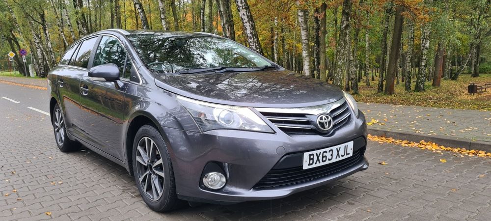 Toyota avensis d-4d 2.0 kombi anglik