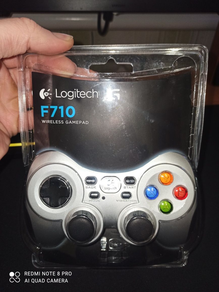 Джойстик Logitech Gamepad F710