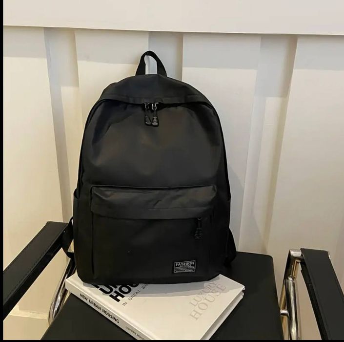 Черный спортивный рюкзак универсальный без принтов