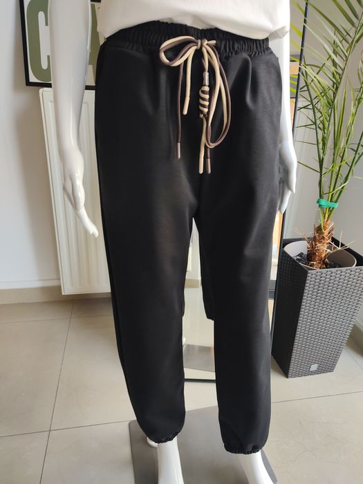 Masełkowe spodnie dresowe z ociepleniem - czarny One size