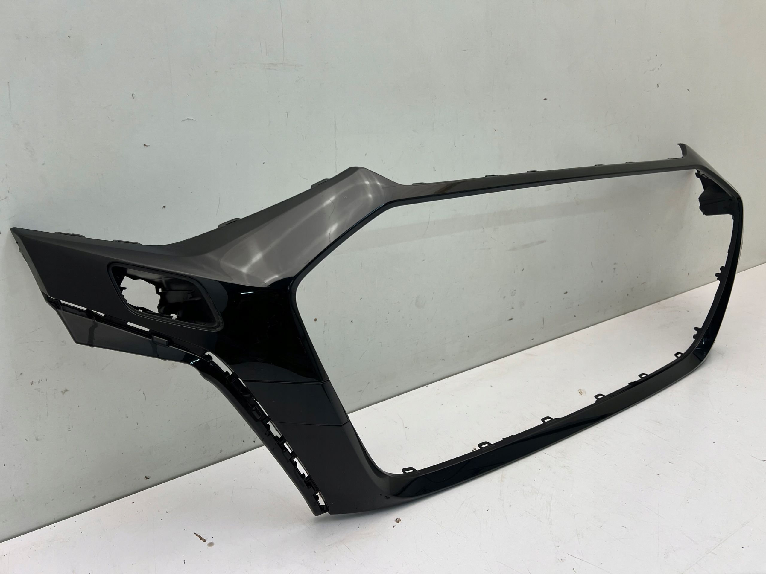 Audi RS3 8Y Listwa Atrapy stelaż Ramka Grill 21-
