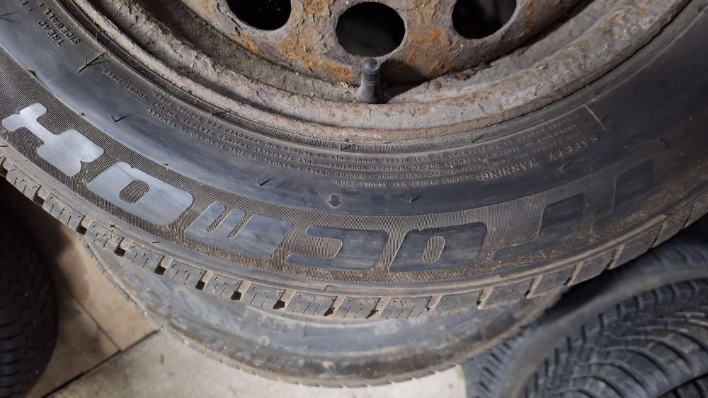 Opony zimowe Tracmax X- privillo S-130   205 60 R15. 2023r