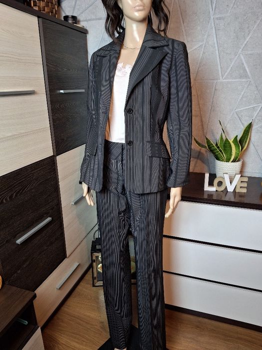 Garnitur damski 36, marynarka i spodnie paski, elegancki zestaw,