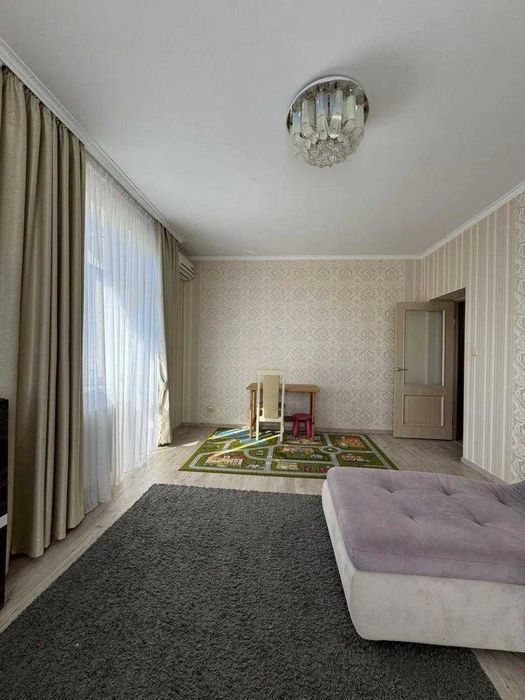 2к з великою кухнею