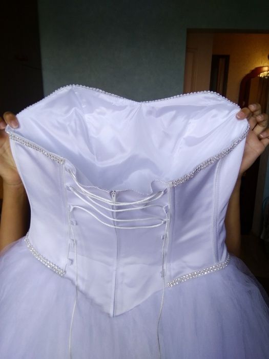 Свадебное платье пышное фатиновое белое