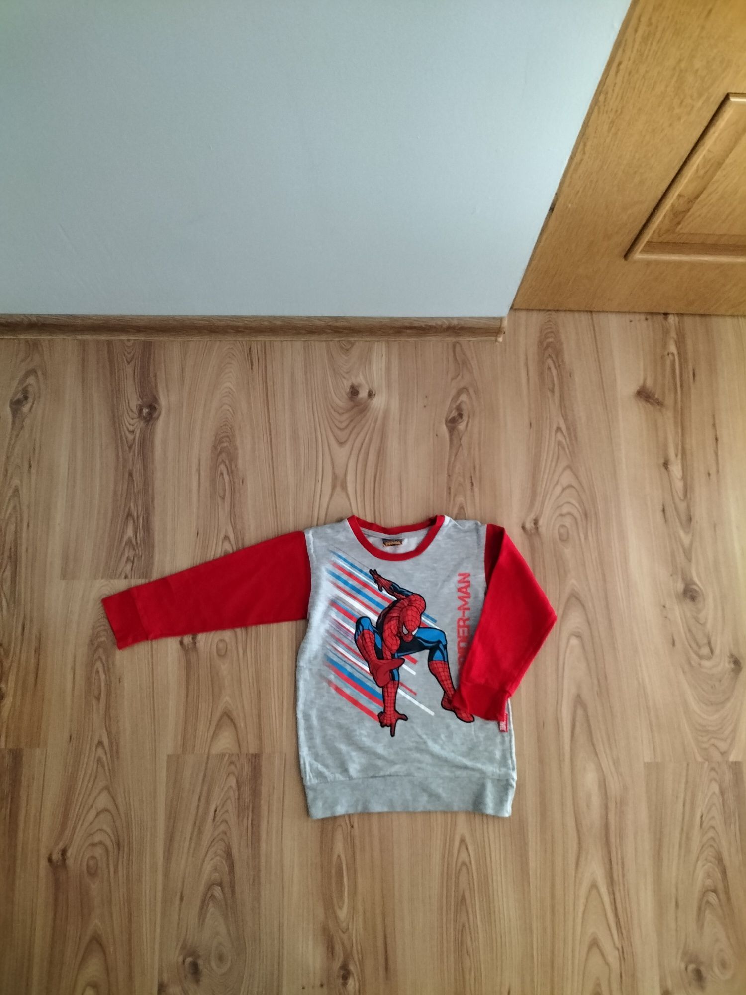 Bluza z Spidermanem