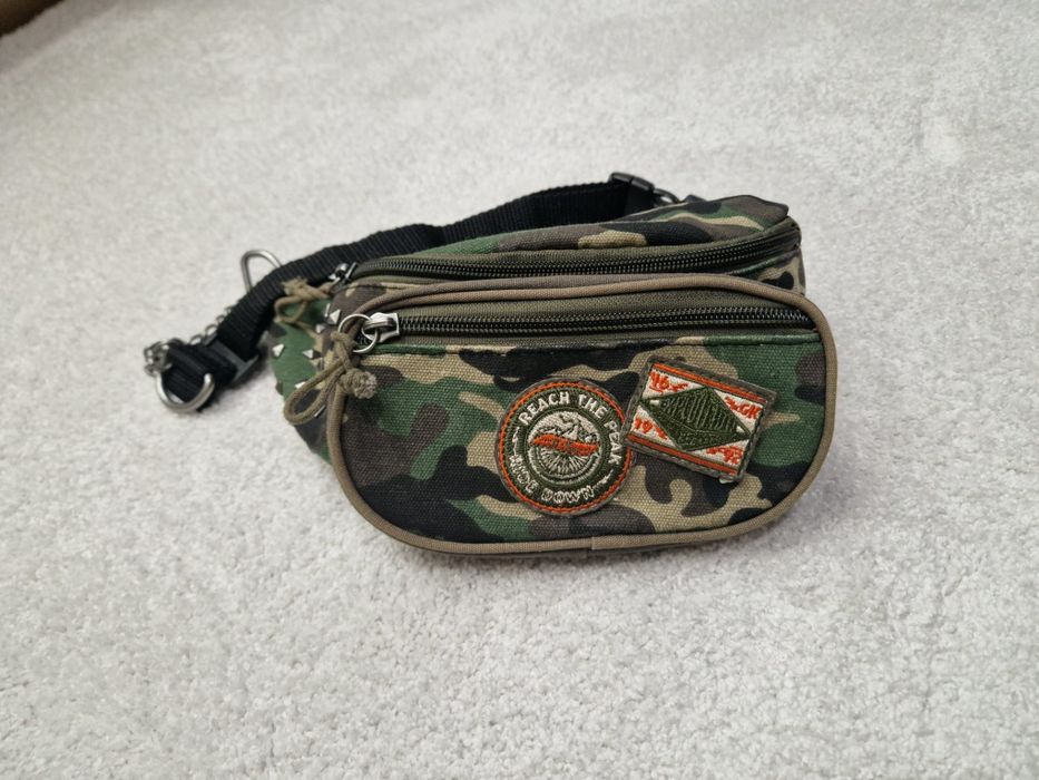 Młodzieżowa saszetka,nerka