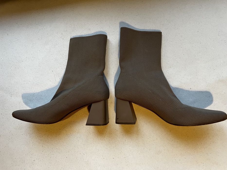 Ботільйони reserved 40 розмір