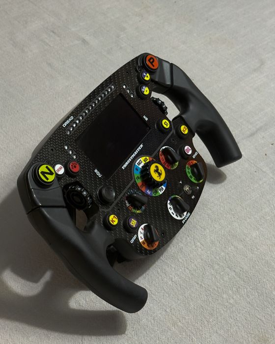 Simulador de corrida -Kit Simracing (2 volantes thustmaster + Pedais)