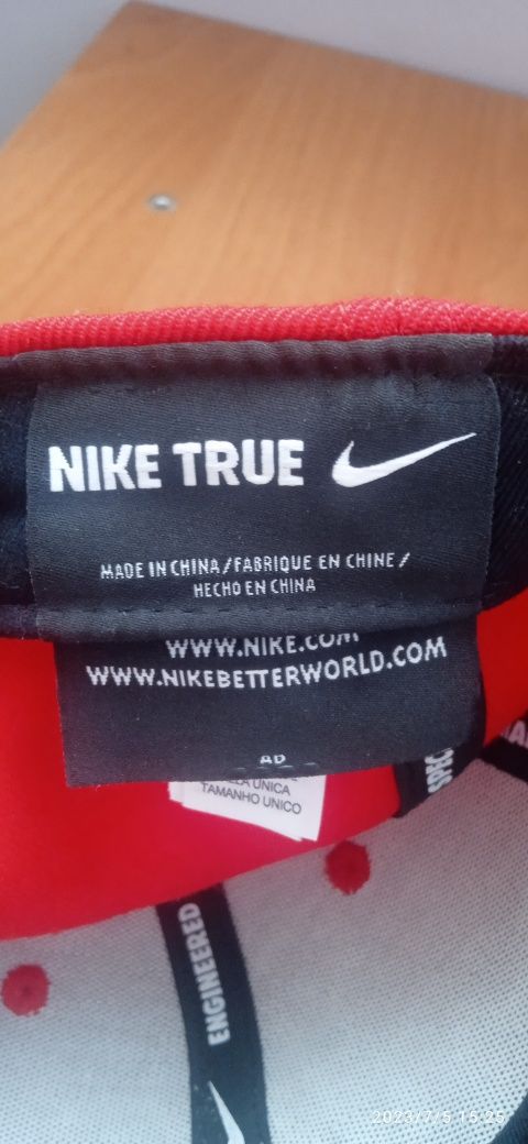 czapkę bejsbolówkę Nike
