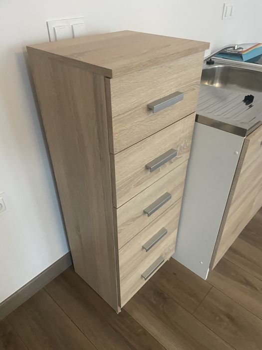 Skrecanie mebli montaz skladanie mebli naprawa rozbiorka