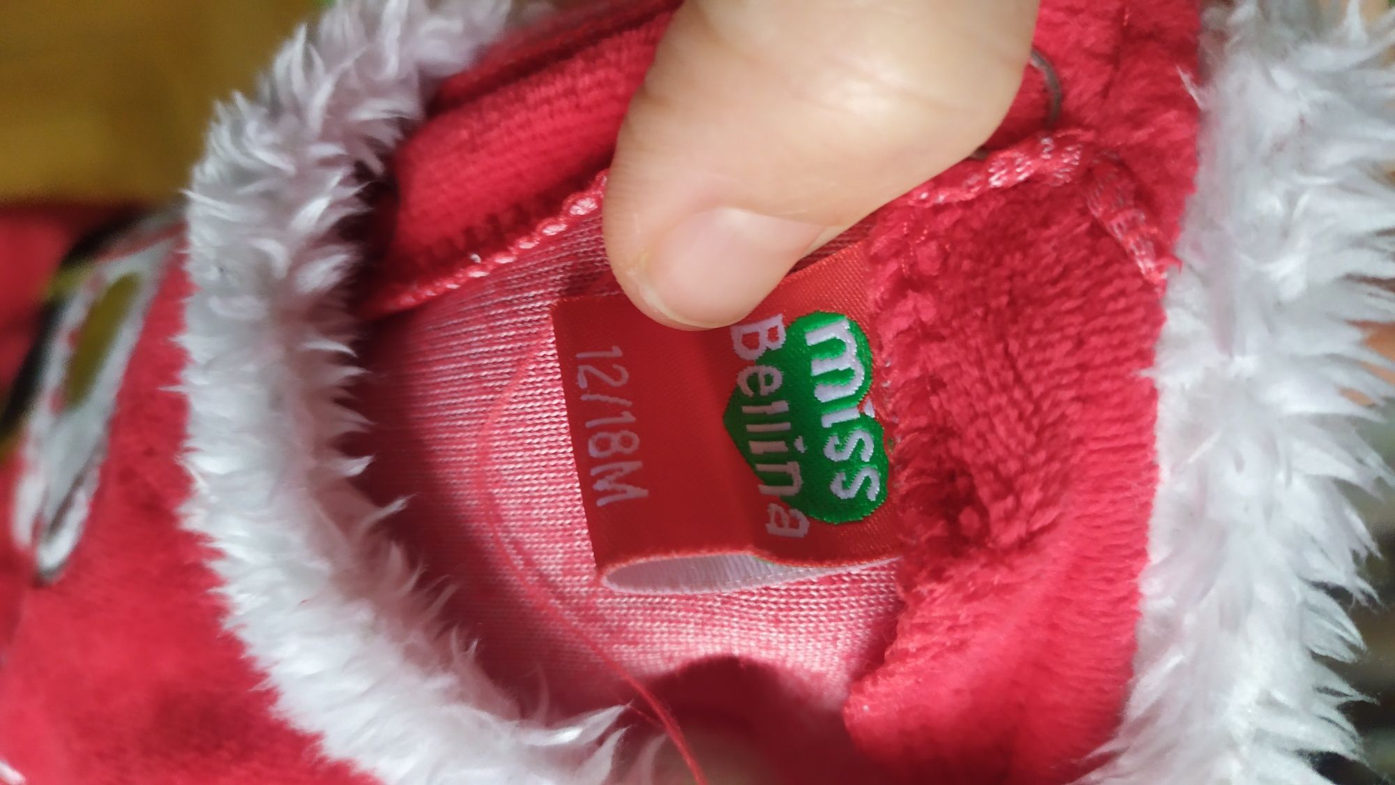 Świąteczny strój sukienka. Czapka świętego Mikołaja 92