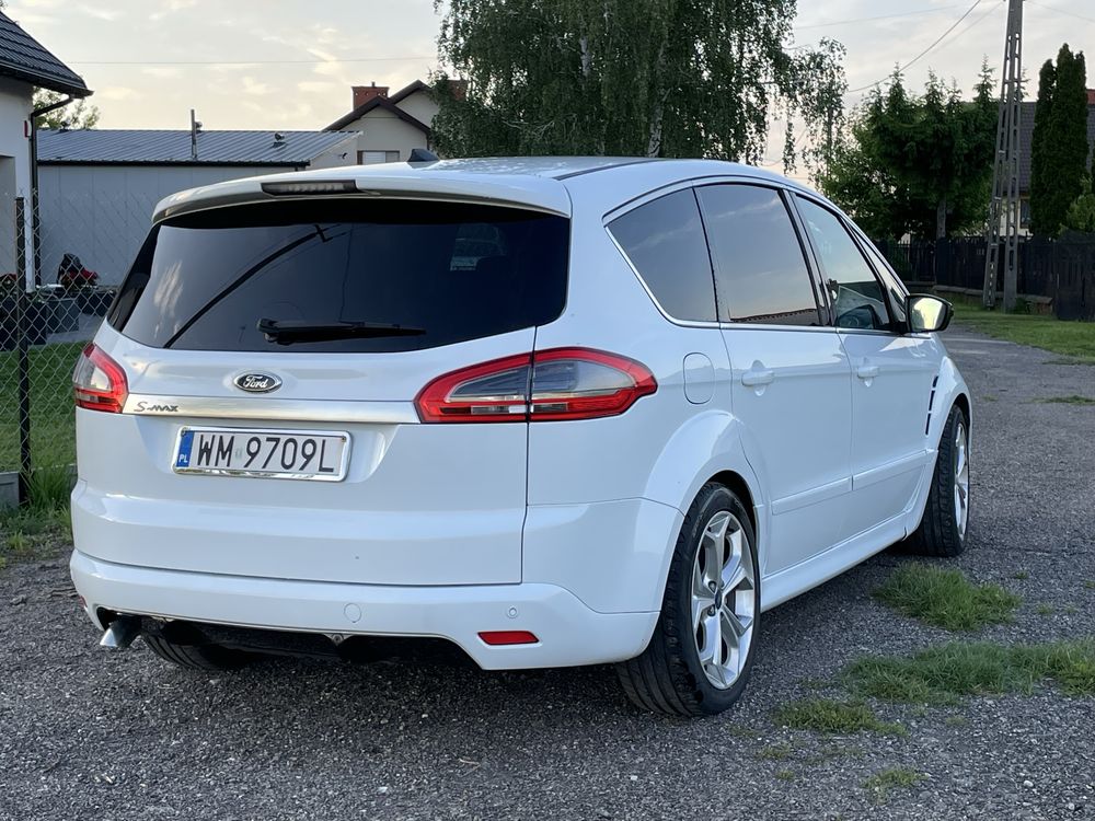 Ford s-max titanium