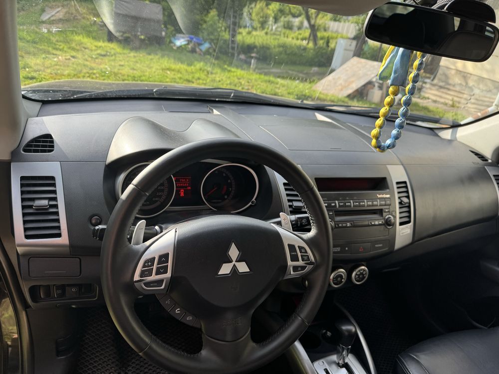 Продам Mitsubishi Outlander XL 2008