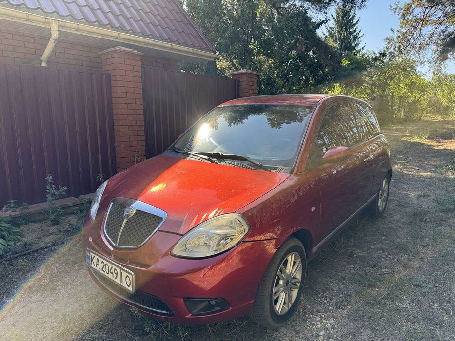 Продам Lancia Ypsilon