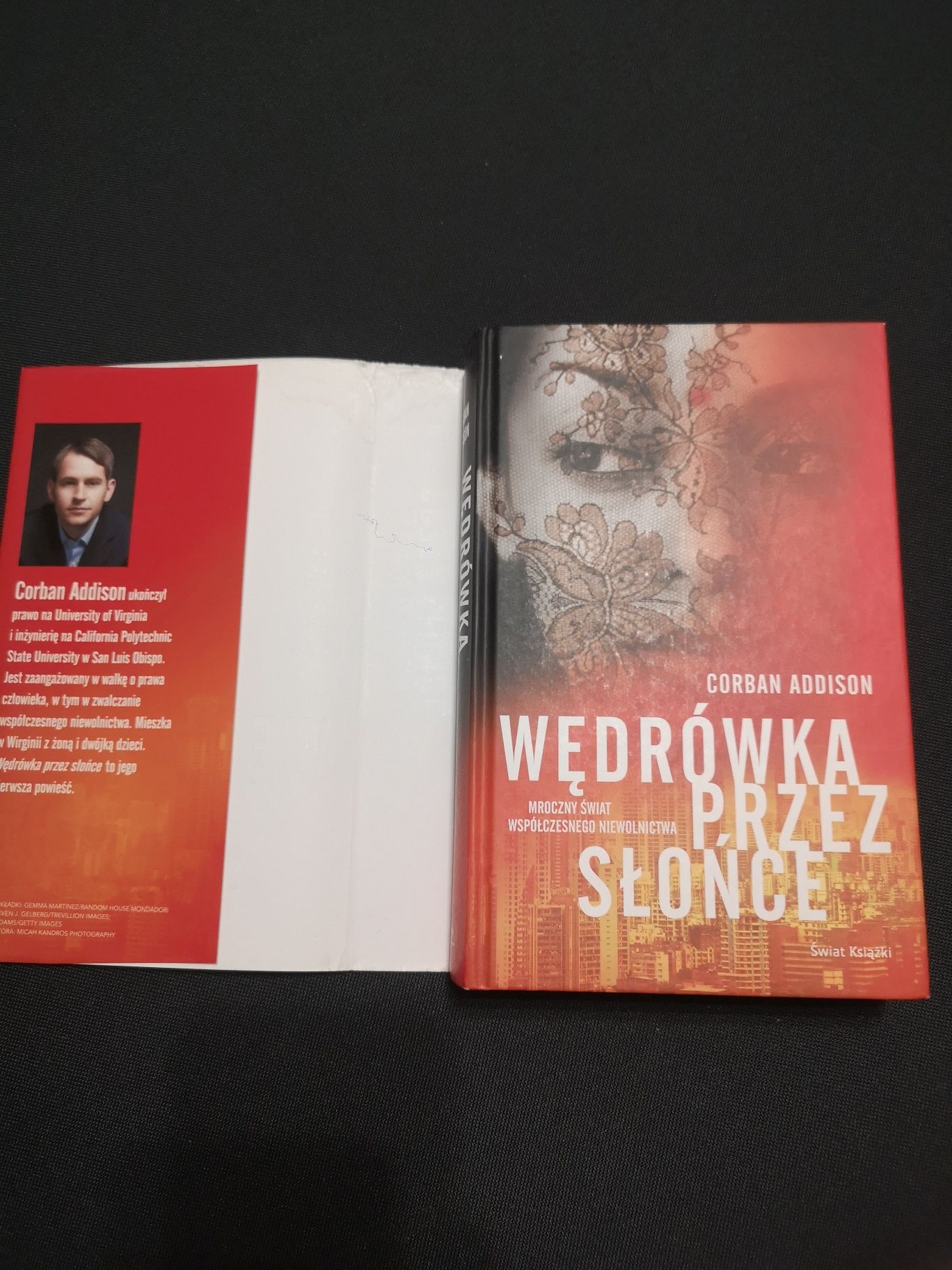 Książka Wędrówka przez słońce Corban Addison twarda oprawa