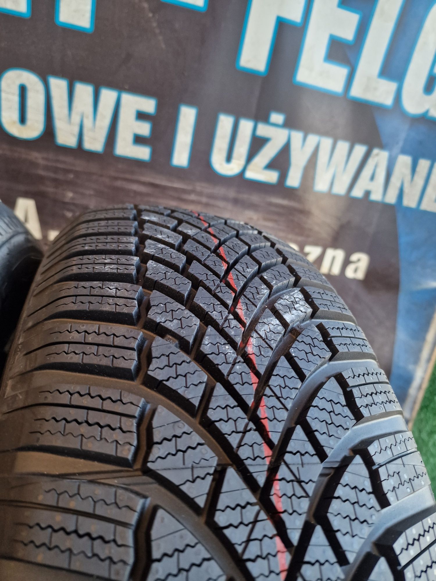 Opony zimowe 215/65/16 Bridgestone Para Nowe