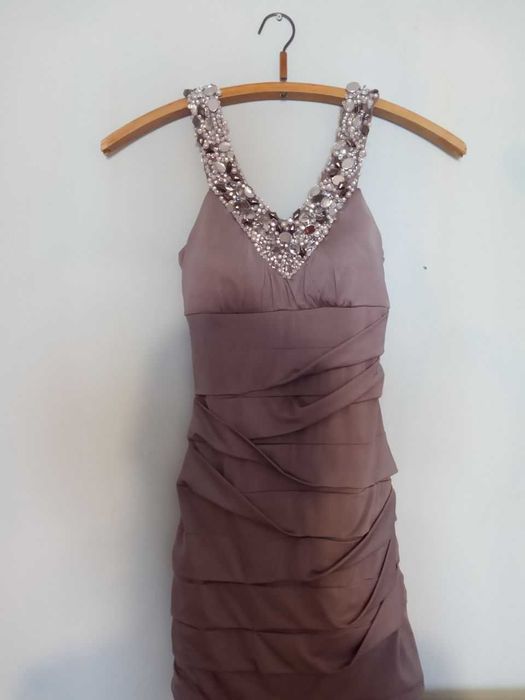 Вишукана обтягуюча сукня/плаття