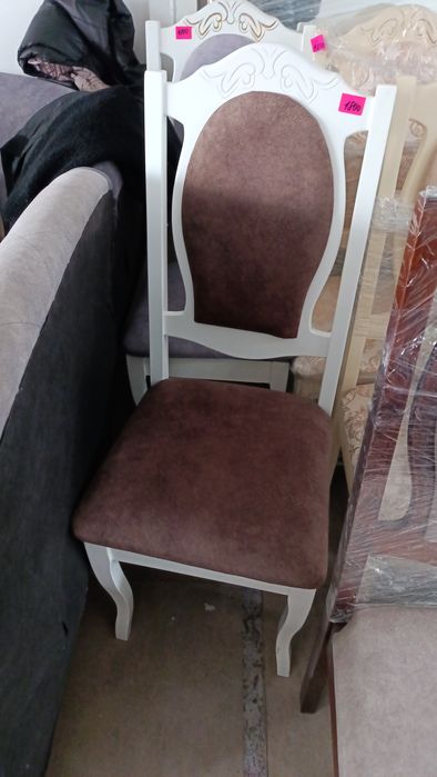 Стільці для кухні та вітальні