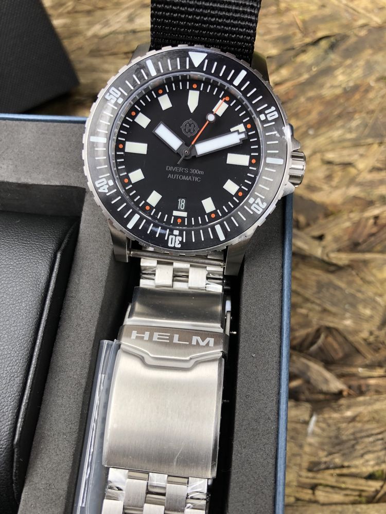 Zegarek Helm Vanuatu automat diver czarny WR300m