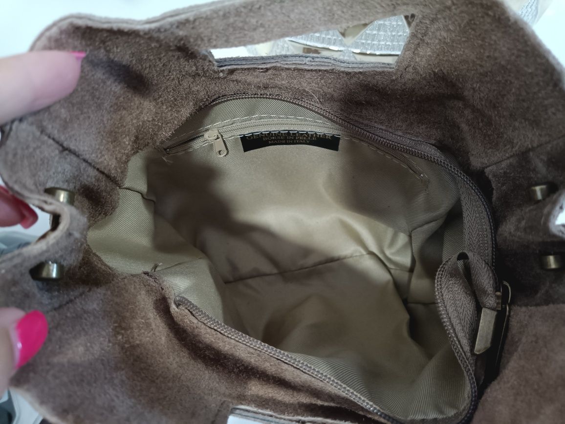 Bolsa  em  pele  muito gira