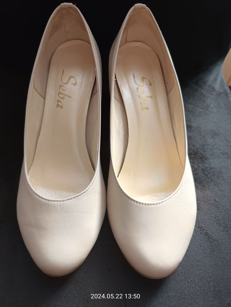 Buty na słupku damskie