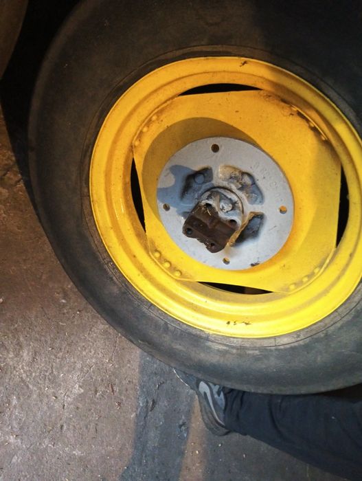 Kompletne koła do traktora