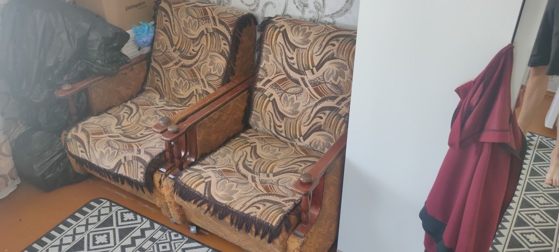 Продам диван в непоганому стані та кресла в подарунок