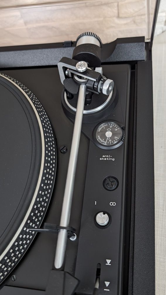 Dual CS-650-RC Wysokiej klasy gramofon z napędem bezpośrednim