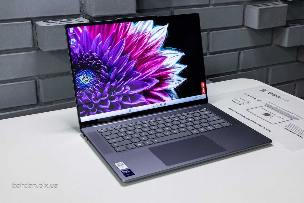 Lenovo Yoga Slim 7i Aura 15ILL9 2.8K IPS-Touch U7-256V 16GB 1TB